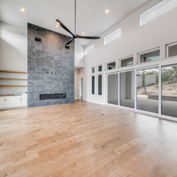 Modern: 4,950 ft², 4 BR/4 BA/2 ST