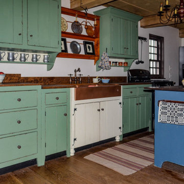 Salt Box reproduction kitchen