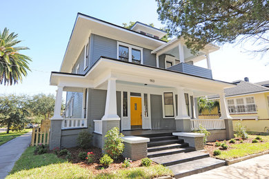 Example of an arts and crafts home design design in Jacksonville