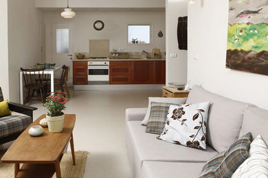 Living room photo in Tel Aviv
