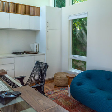 Contemporary La Jolla Companion Unit