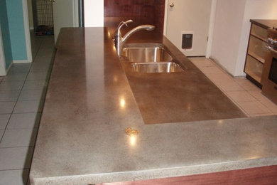 Beach style kitchen photo in Tampa