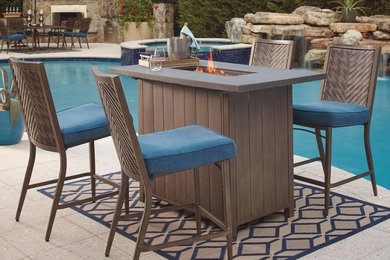 Example of a classic patio design in Grand Rapids