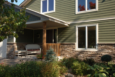 Example of a classic home design design in Minneapolis