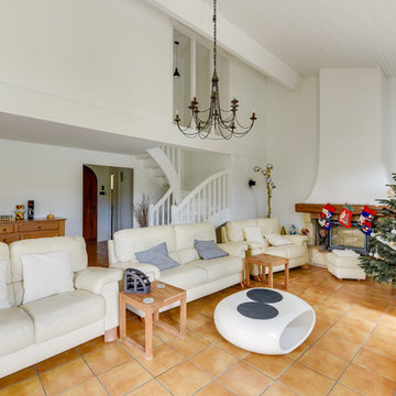 Salon à la décoration blanche