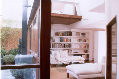 Inspiration for a contemporary living room remodel in Madrid