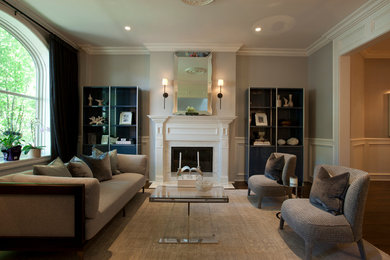 Design ideas for a transitional home design in Chicago.