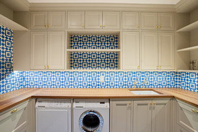 Laundry room - laundry room idea in New York