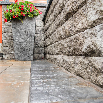 Rock Wall & Paving Stone Patio