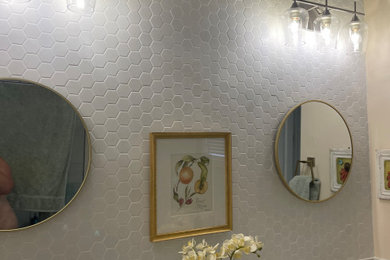 Bathroom - traditional bathroom idea in Charleston