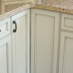 Elegant Kitchen - Kitchen Cabinetry