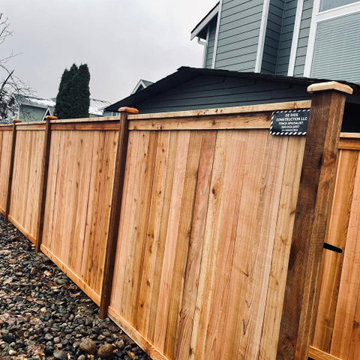 De Dios Construction LLC’s professional fence installers are licensed.
