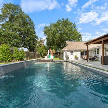 Dee's Pool