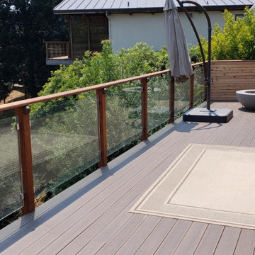 Composite Deck with Glass Railing