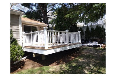 Inspiration for a timeless deck remodel in Boston