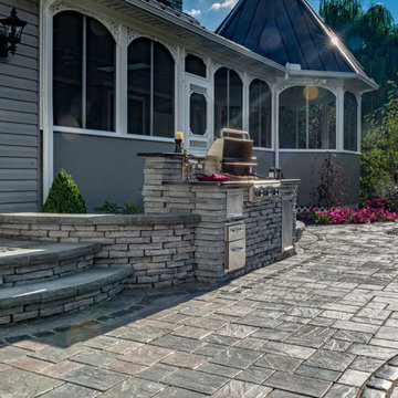 Rivercrest Grill Island - Outdoor Dining Space