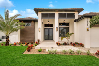 Inspiration for a contemporary home design remodel in Miami