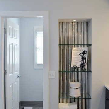 Minimalist Master Bath / Spa