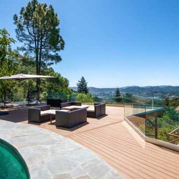 Magnificent Deck Worthy of the View