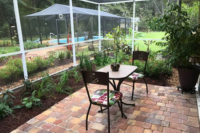 Transitional patio photo in Miami