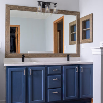 Modern Elegance Meets Functionality in the Primary Bath