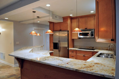 Transitional kitchen photo in Chicago