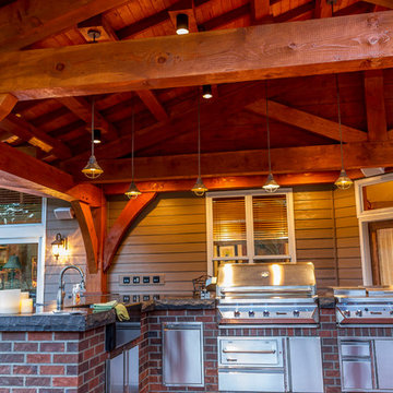 Outdoor Kitchen & Entertainment Patio