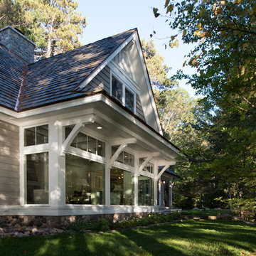Elegant Lakeside Retreat