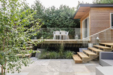 Inspiration for a contemporary deck remodel in Toronto