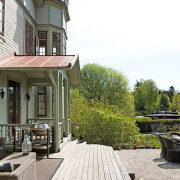 KLASSISK ARKITEKTUR I SEKELSKIFTESVILLA MED TORN