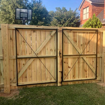 Double Gate with Steel Gate Supports