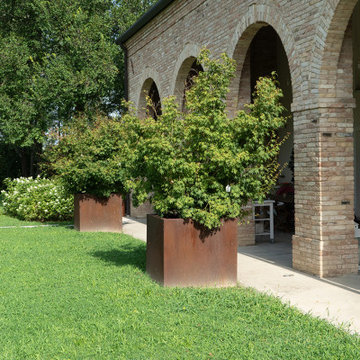 Giardino con siepe campestre