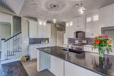 Example of a farmhouse kitchen design in Oklahoma City