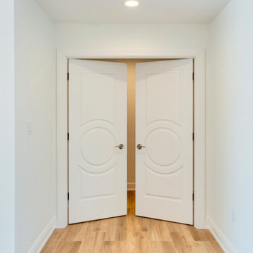 661 Harbor Island Entry