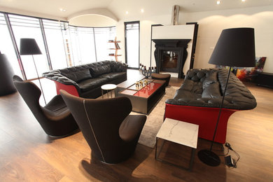 Example of a minimalist home design design in Other