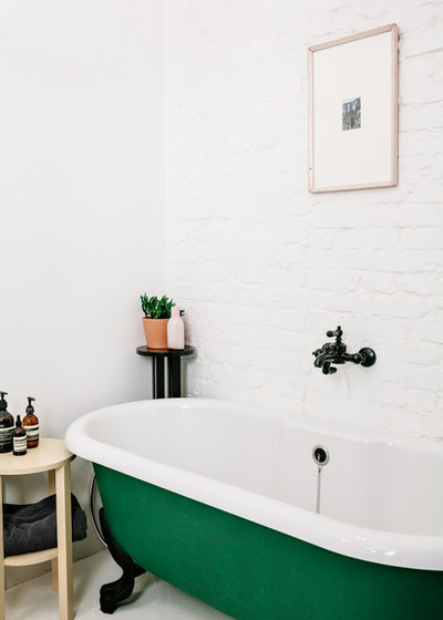 Современный Ванная комната by CROSBY STUDIOS