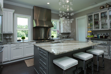 Kitchen photo in Charleston