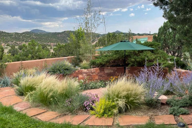 Design ideas for a craftsman landscaping in Albuquerque.