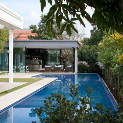 Houndstooth Villa - Windows And Doors