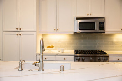 Beach style kitchen photo in Los Angeles