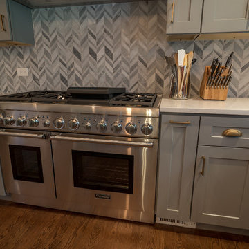 Transitional Kitchen with Marble | Northbrook, IL