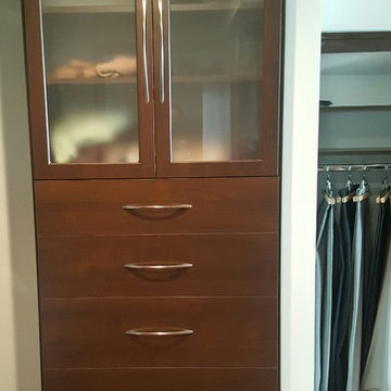 MARLBORO/ TRUFFLE FINISH DRESSING ROOM