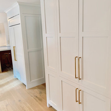 New Canaan White and Oak Kitchen