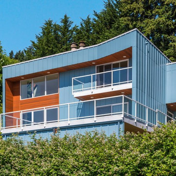 James Hardie siding with T&G Cedar siding accents and James Hardie Trim