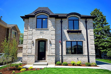 Example of an exterior home design in Chicago