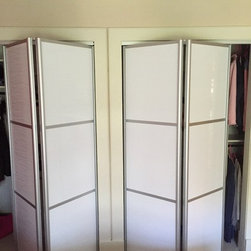 BFD-07 WengeWhite Obscure Glass Single Bi-Fold Door - Interior Doors
