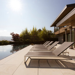 Quantum Windows & Doors | Hlynsky + Davis Architects - Windows And Doors