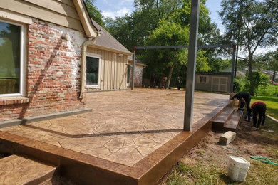 Photo of a traditional home in Houston.