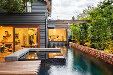 This is an example of a contemporary pool in Melbourne.