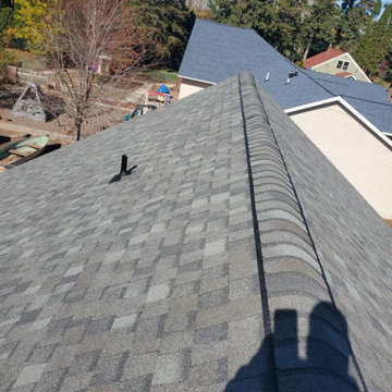 CertainTeed Landmark installed in Georgetown Gray on an office building!